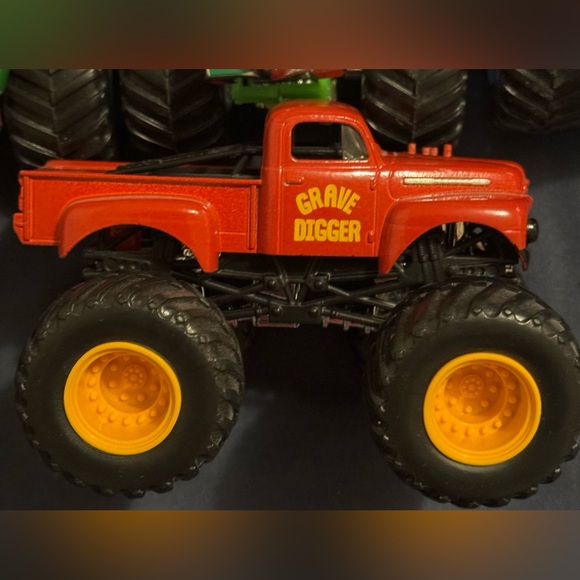 Hot Wheels Monster Jam Monster Trucks Lot Of 10 Grave Digger Monster Mutt TMNT - Picture 6 of 15